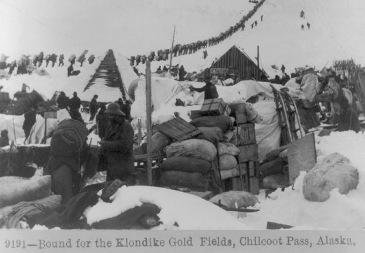 Bound for the Klondike gold fields. Chilkoot Pass, Alaska.